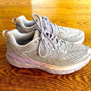 Hoka One One Clifton 8
